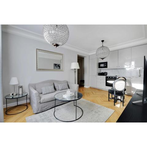 Charming Apartment- 1BR4P- Place victor hugo