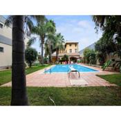 Classic Villa in Floridia with Fenced Garden