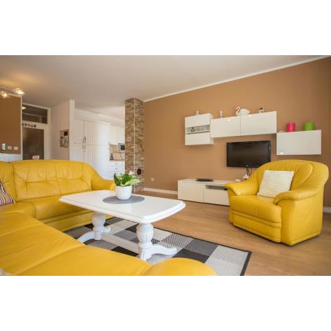 Comfortable apartment Terezija A4 plus 1 for 5 Persons with Balcony in Poreč