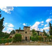 Comfy Farmhouse in Radda In Chianti with Swimming Pool