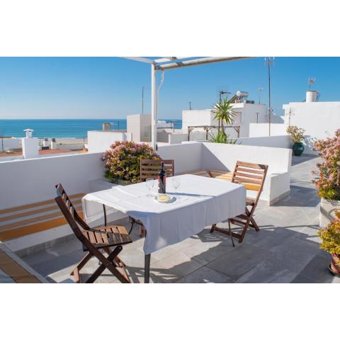 Conil town house with roof terrace and great views, Baluarte