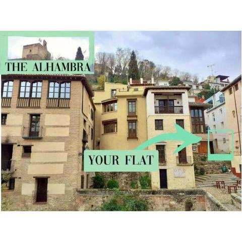 Cosy Flat / Literally at the Foot Of Alhambra