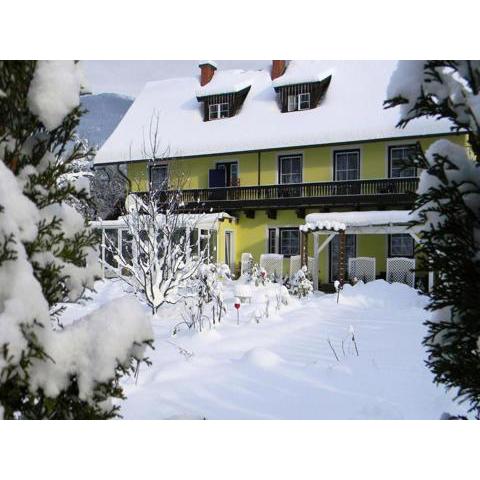 Cozy Apartment in Feld am See near Ski Slopes