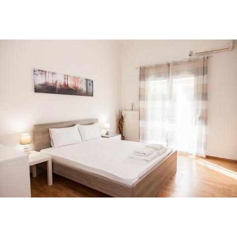 Cozy apartment near Stavros Niarchos Park