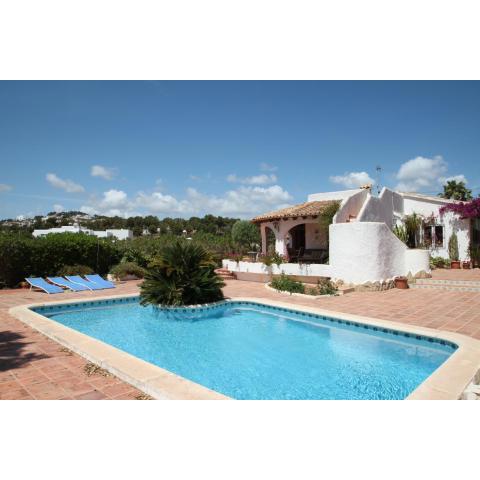 El Barraco - sea view villa with private pool in Moraira