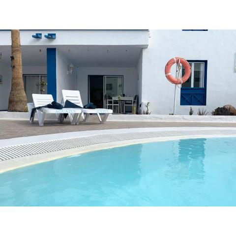 Great location, in the heart of Puerto Del Carmen, Aguazul with VV Licence