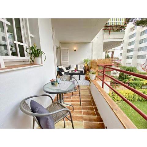 GREAT TERRACE NEAR THE BEACH, PARKING & WIFI