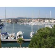 Gruissan (Aude) Appartement calme, vue sur port de plaisance -Clim, Empl.Parking