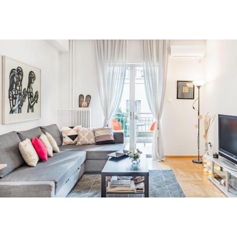 Koukaki Apartment with a Sunny Balcony, near the Acropolis