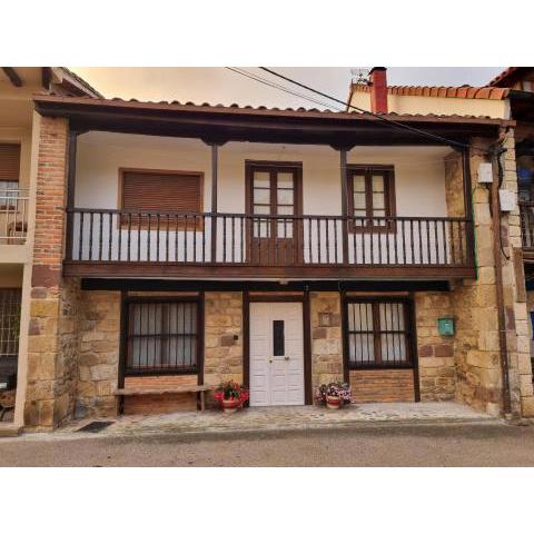 La Jomeruca ,espaciosa casa rural cerca de playa y montaña