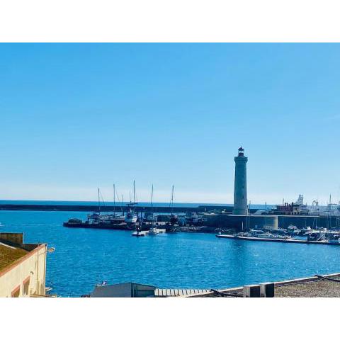 ''Le Phare''grand T3 vue imprenable sur le port et la mer !