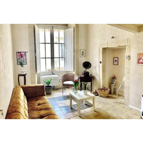 Lovely 2-Bed Apartment in Siracusa