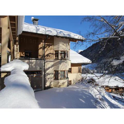 Lovely Chalet with Sauna Ski Storage Heating Carport