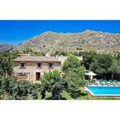 Lovely mallorquin farmhouse in Pollensa. Special prices Car Hire for our guests