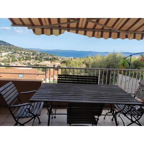 LS8-420 SANSOUIRO Agréable Appartement a Carqueiranne Avec vue Sublime sur la mer Pour 4 Personnes