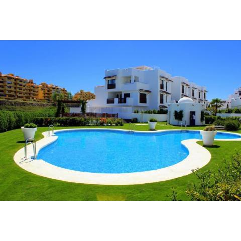 Luxury apartment in Golf Hills, Estepona.