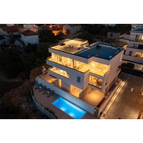 Luxury Apartment with pool