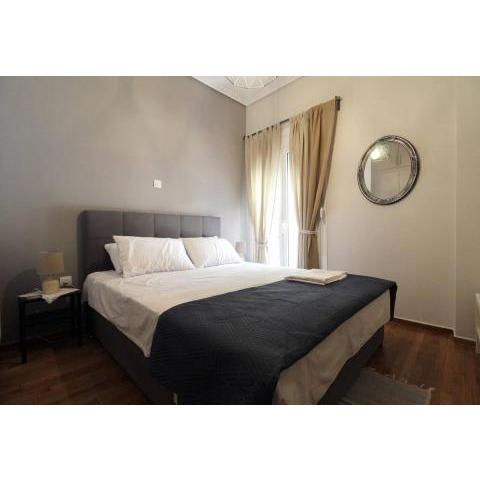 Luxury flat in Hilton, central Athens, 3' metro, VFM!