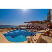 Luxury VILLA BANE, heated private pool and jacuzzi, sandy beach 120m far, 12 pax