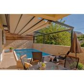 Luxury Villa LeLu with heated saltwater pool, parking, high speed Internet, BBQ,