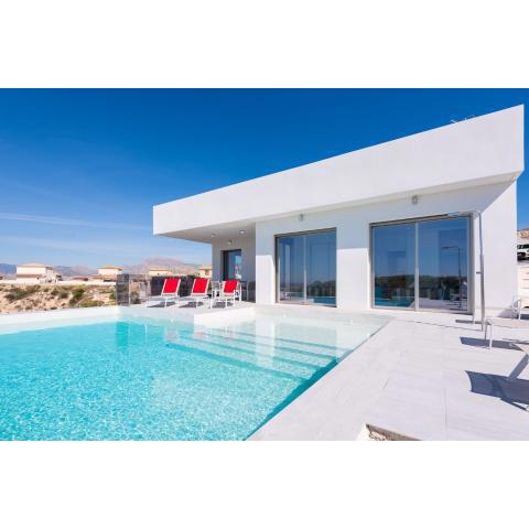 Luxury Villa Mistral 4 Bed 3 bath