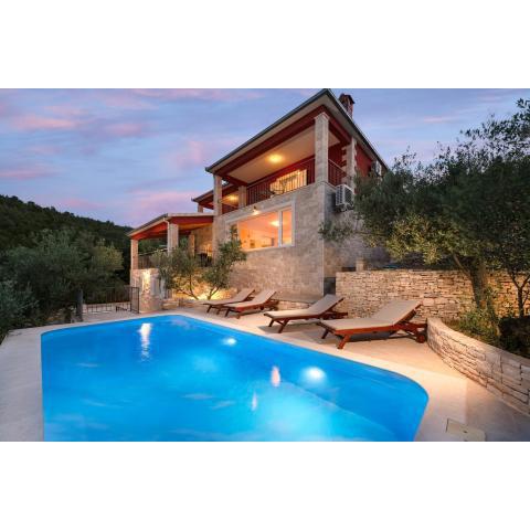 Luxury Villa Stairway to Heaven with Pool