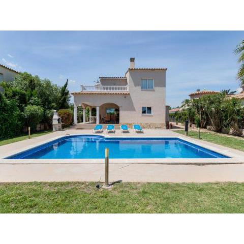 Magnificent Villa in Sant Pere Pescador with Private Pool