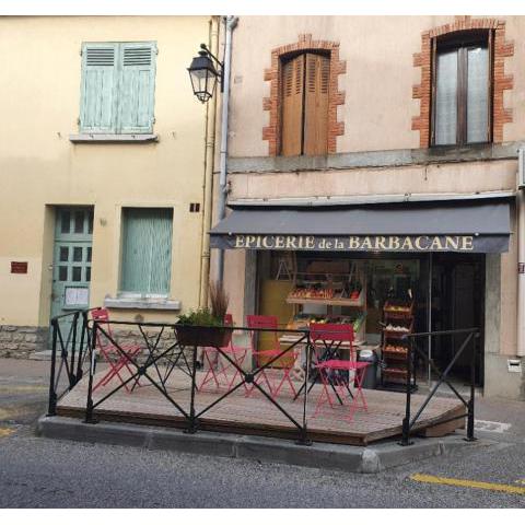 Maison avec jardin au pied de la cité médiévale