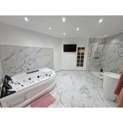 Maison Chic avec jacuzzi. UrbanSpa60