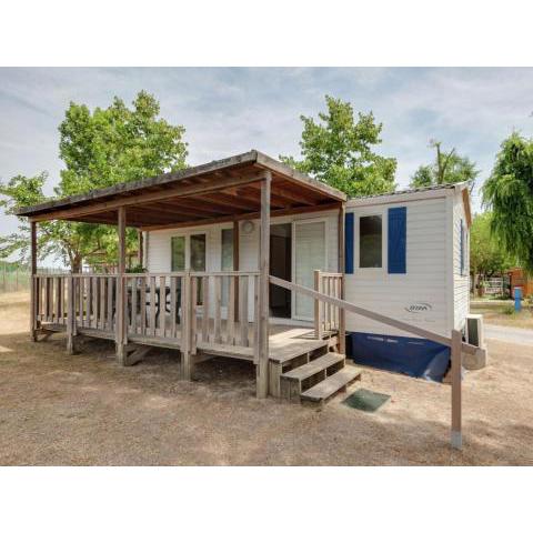 Modern detached chalet with terrace near the beach