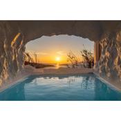 Mykonos Town Black Villa- Cave Heated Pool