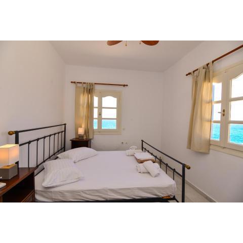 Naxos town sea view apartment free parking