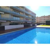 NEW! Apartamento con piscina y balcón a 2 minutos de la playa. WI-FI