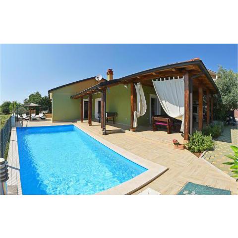 Nice home in Pula with 3 Bedrooms, WiFi and Outdoor swimming pool