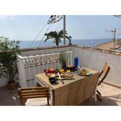 Oldtown family house with amazing terrace - 3 minutes from beach!