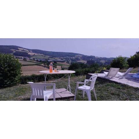 Panorama exceptionnel, piscine, lac de Pannecière, plage bonin