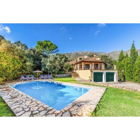 Pretty villa close to Cala San Vicente, Special Prices Car Hire for our Guests