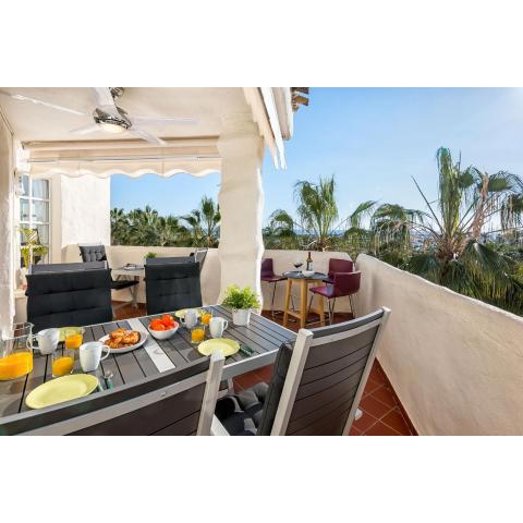 Puerto Marina, Frontline apartment in Benalmadena, Malaga