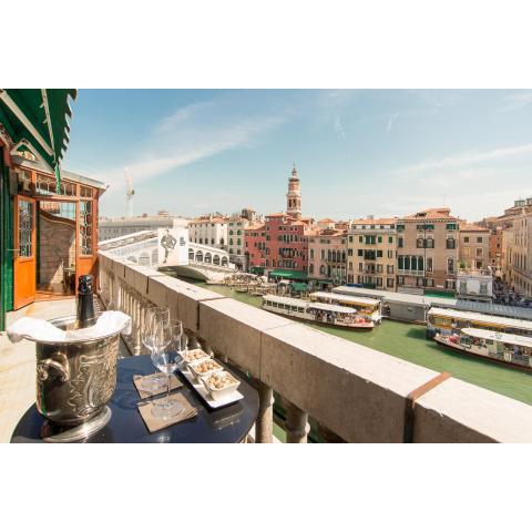 Rialto Terrace on the Grand Canal