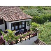 Rustic holiday home with balcony and sea view