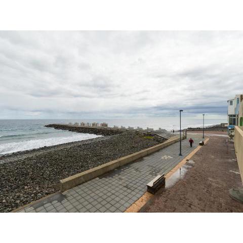 Seafront 2BR Home - Views - Peaceful