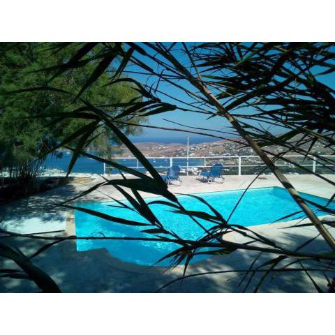 Semi-detached house on the heights of Parikia - Exceptional view of the Cyclades