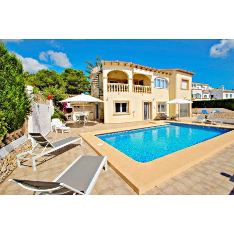 Sol Mar - sea view holiday home with private pool in Benissa