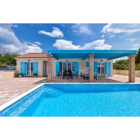 Stone villa Jurenda with pool