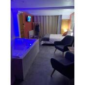 Studio Cosy avec Jacuzzi Privatif et Terrasse