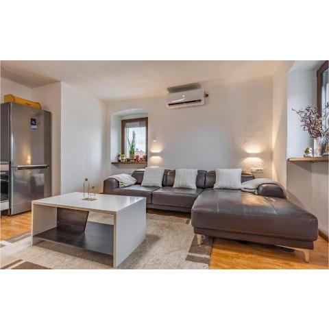 Stunning apartment in Valtura with 2 Bedrooms and WiFi