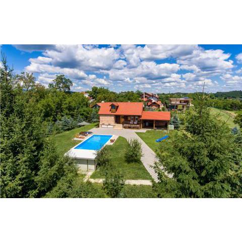 Stunning home in Hrnjanec w/ Outdoor swimming pool, WiFi and 3 Bedrooms