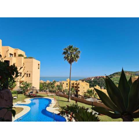 Superb 2-bed apartment in Duquesa