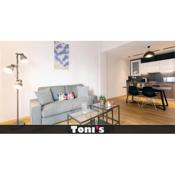 TONI'S Cute 2BD Apartment in Koukaki!