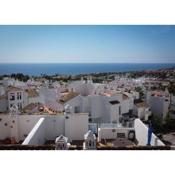 Top floor with amazing sea views in Duquesa